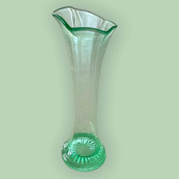 SOLDⓂ️ Vintage Uranium Green Depression Glass Ruffled Vase 10" Tall - Picture 3 of 8